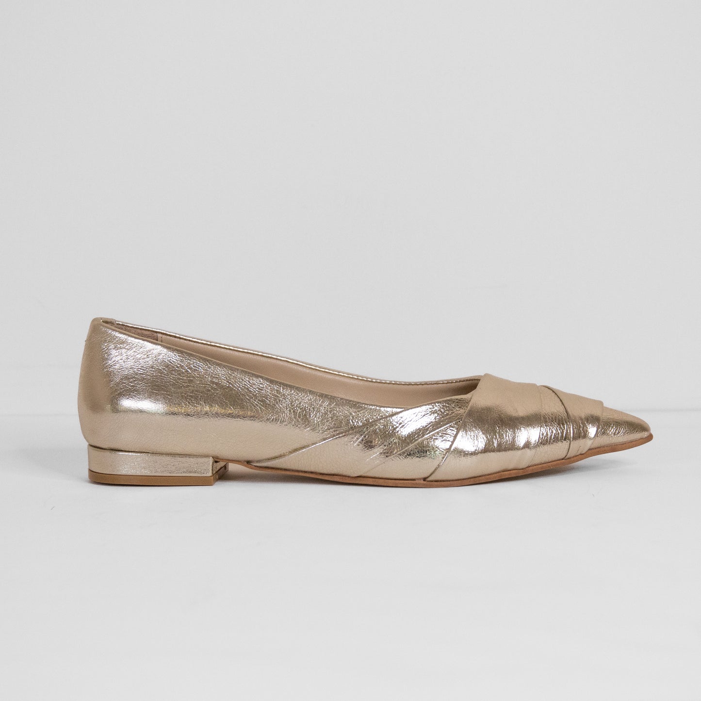 Delta gold loafer