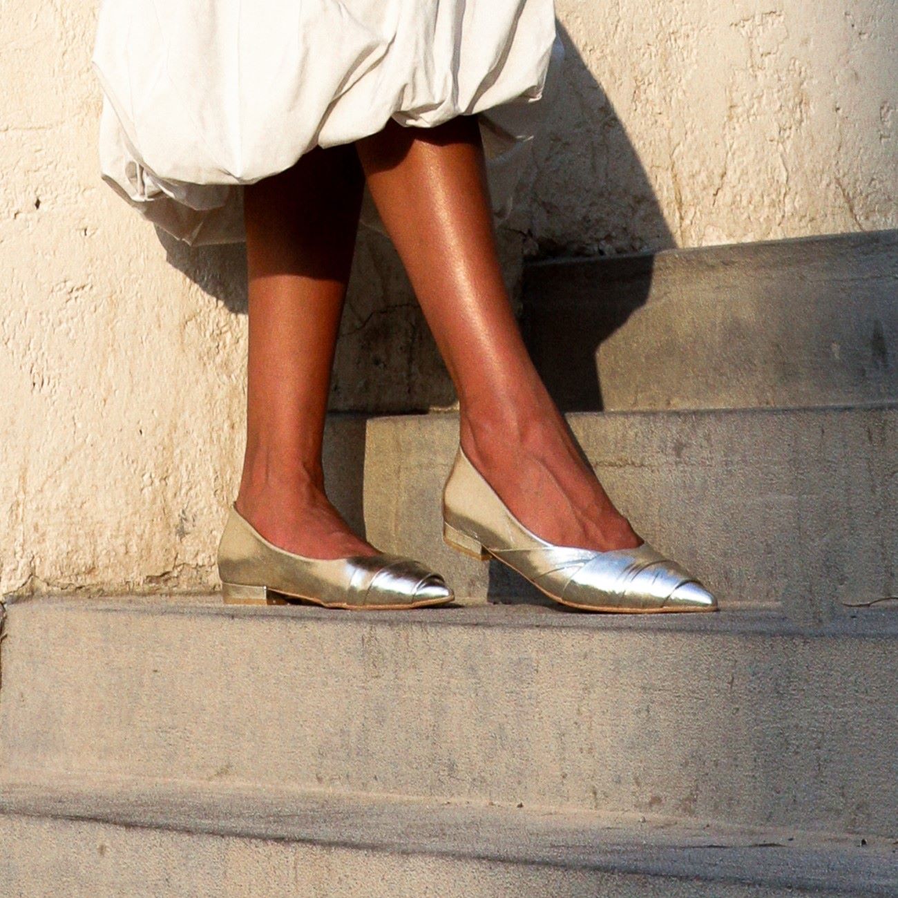 Delta gold loafer