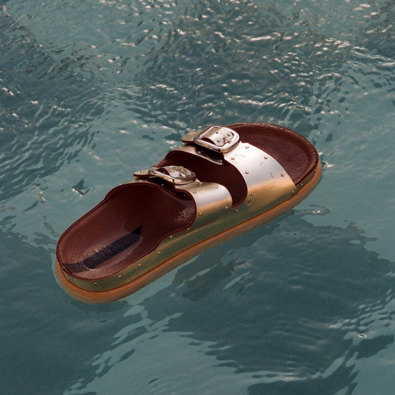 Gaia gold slipper - THUNA