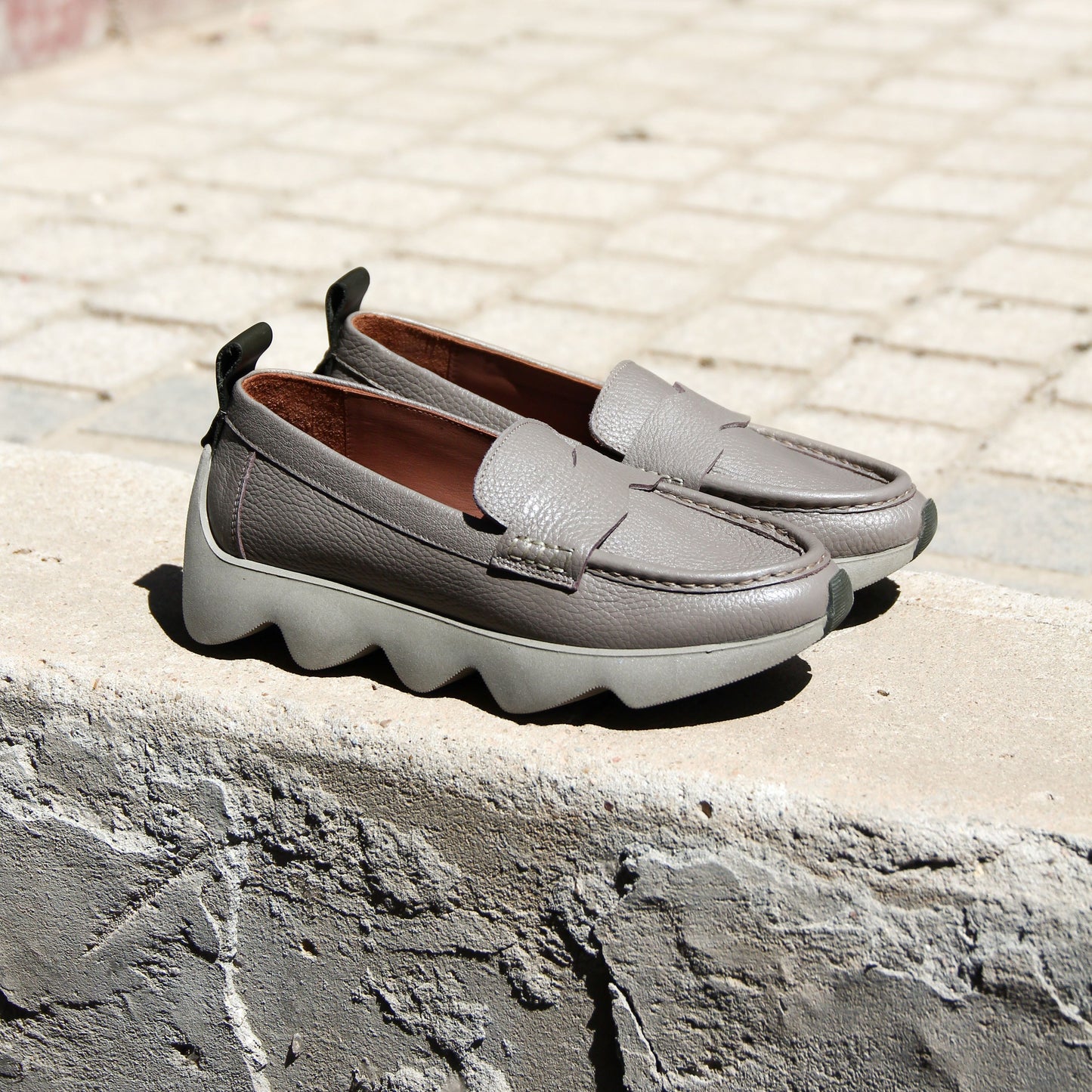 Dahlia olive loafer