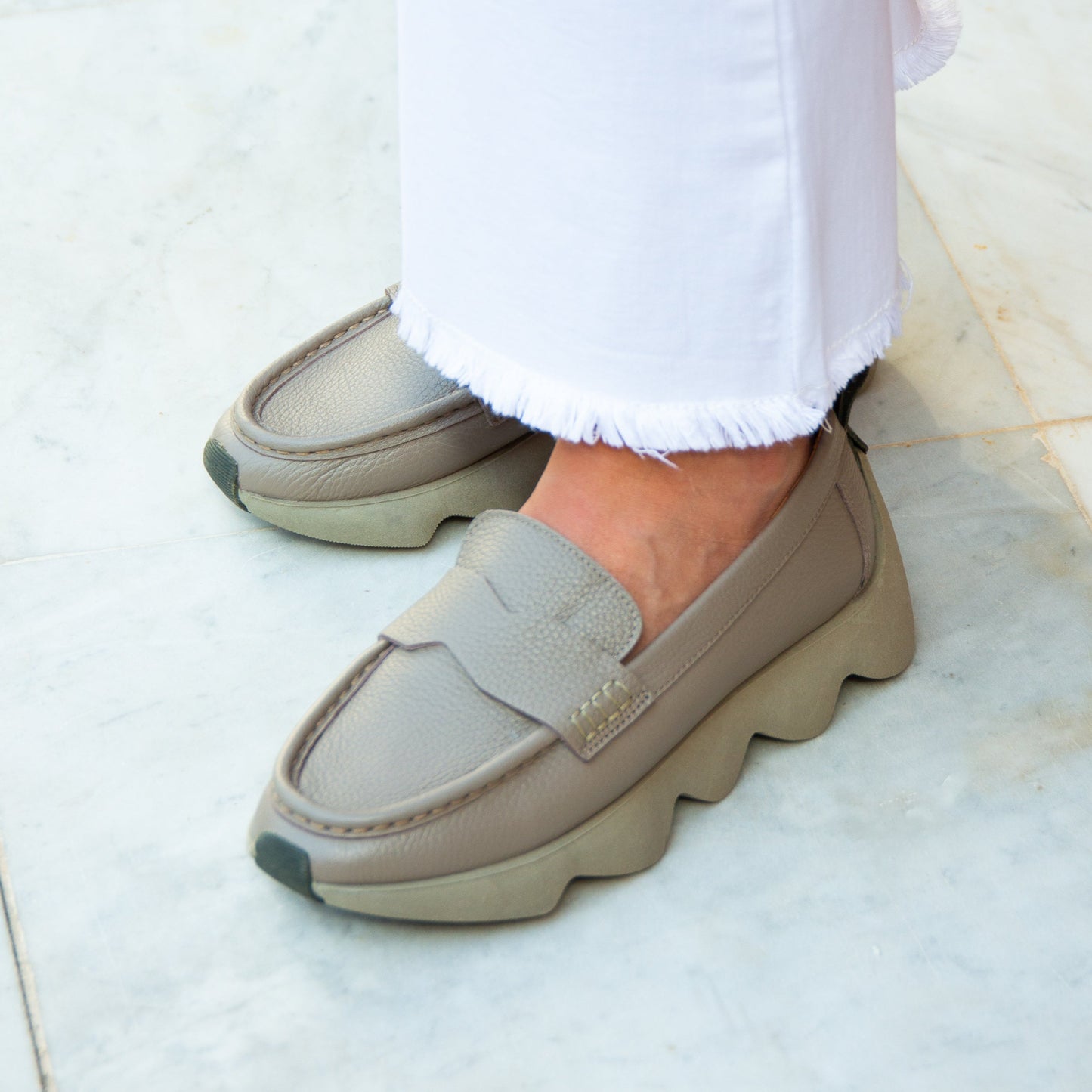 Dahlia olive loafer