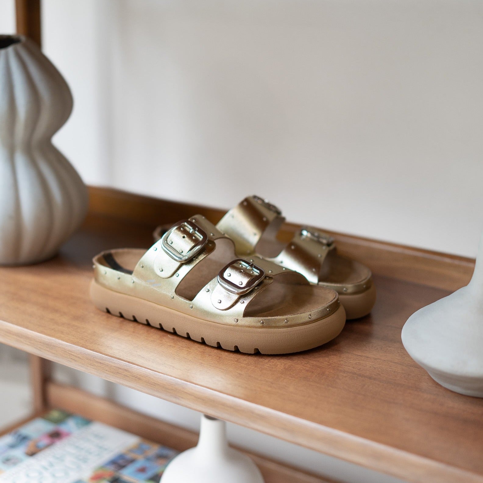 Gaia gold slipper - THUNA