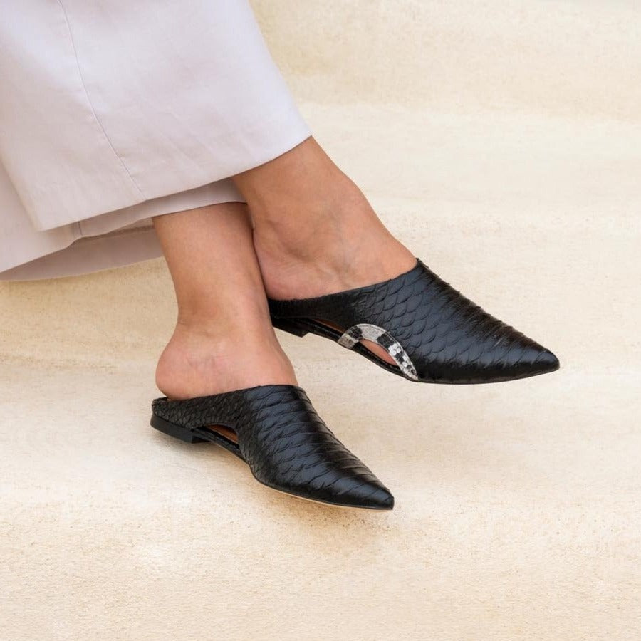 Mamba black mule