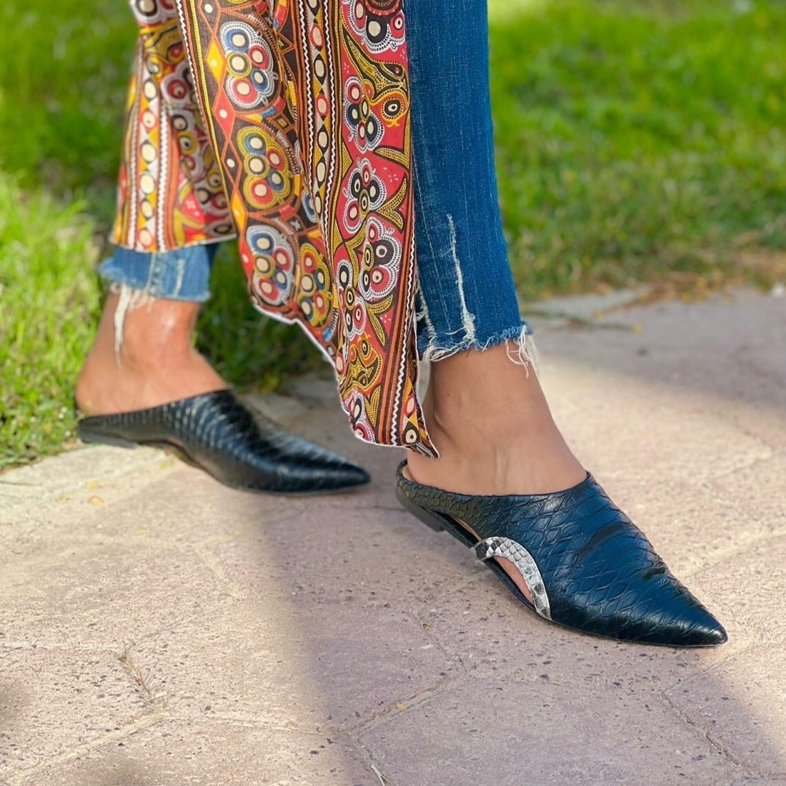 Mamba black mule