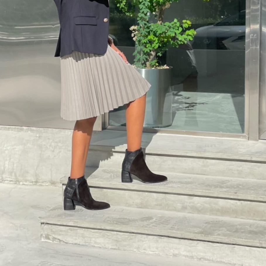 Talia black heel boot