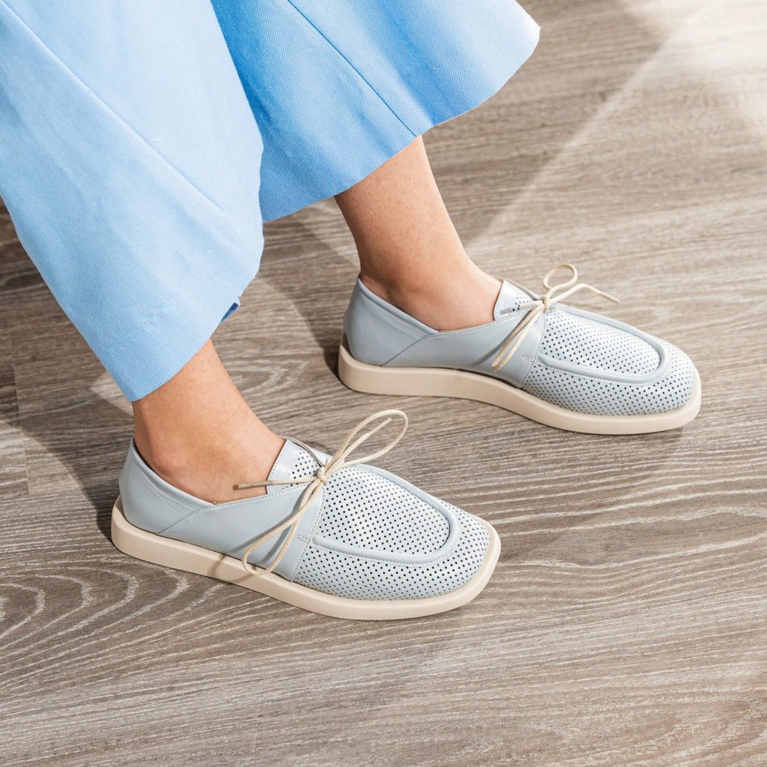 Layan blue oxford