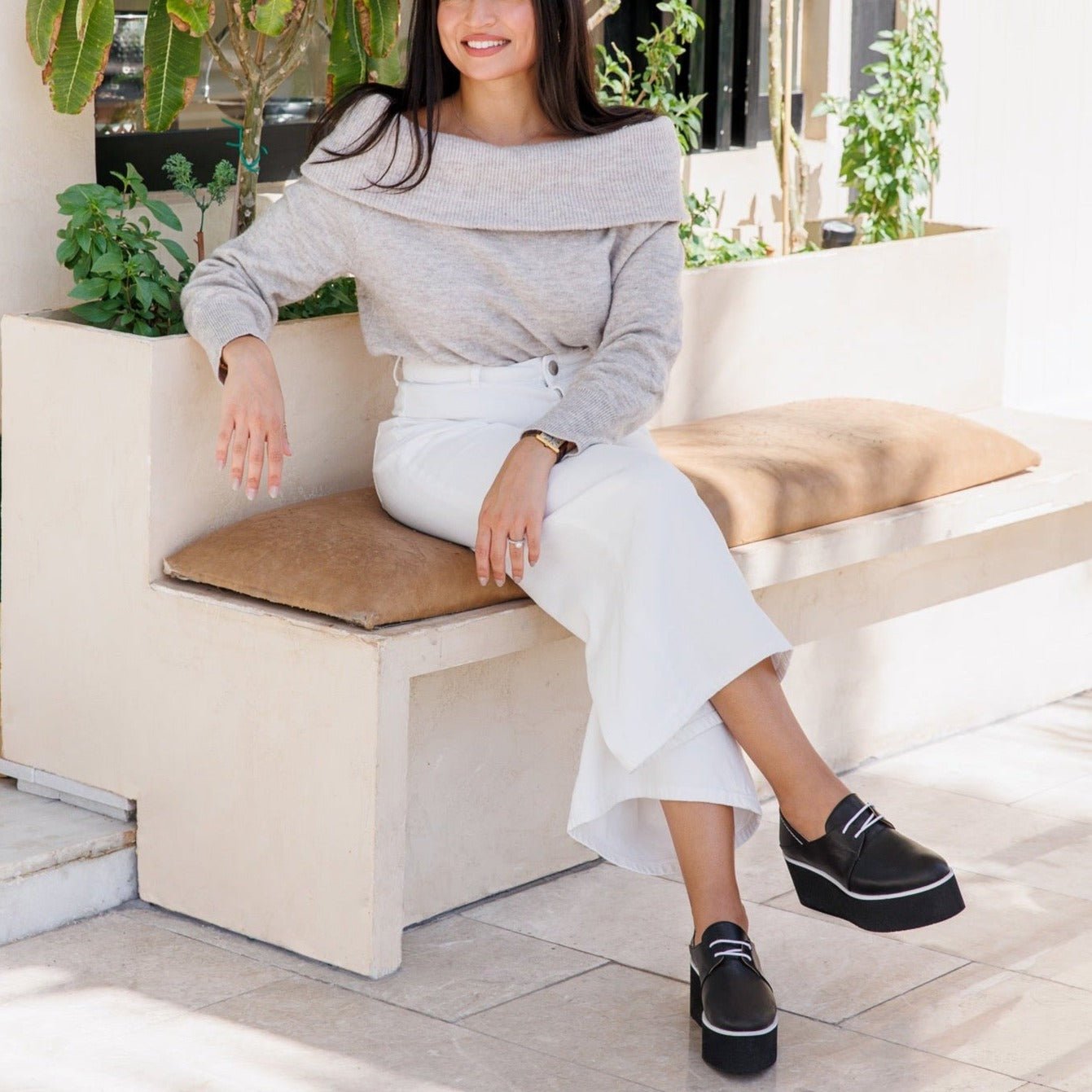 Lima black platform