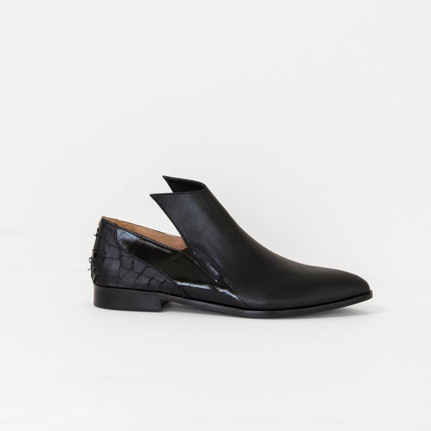 Sadeem black boot
