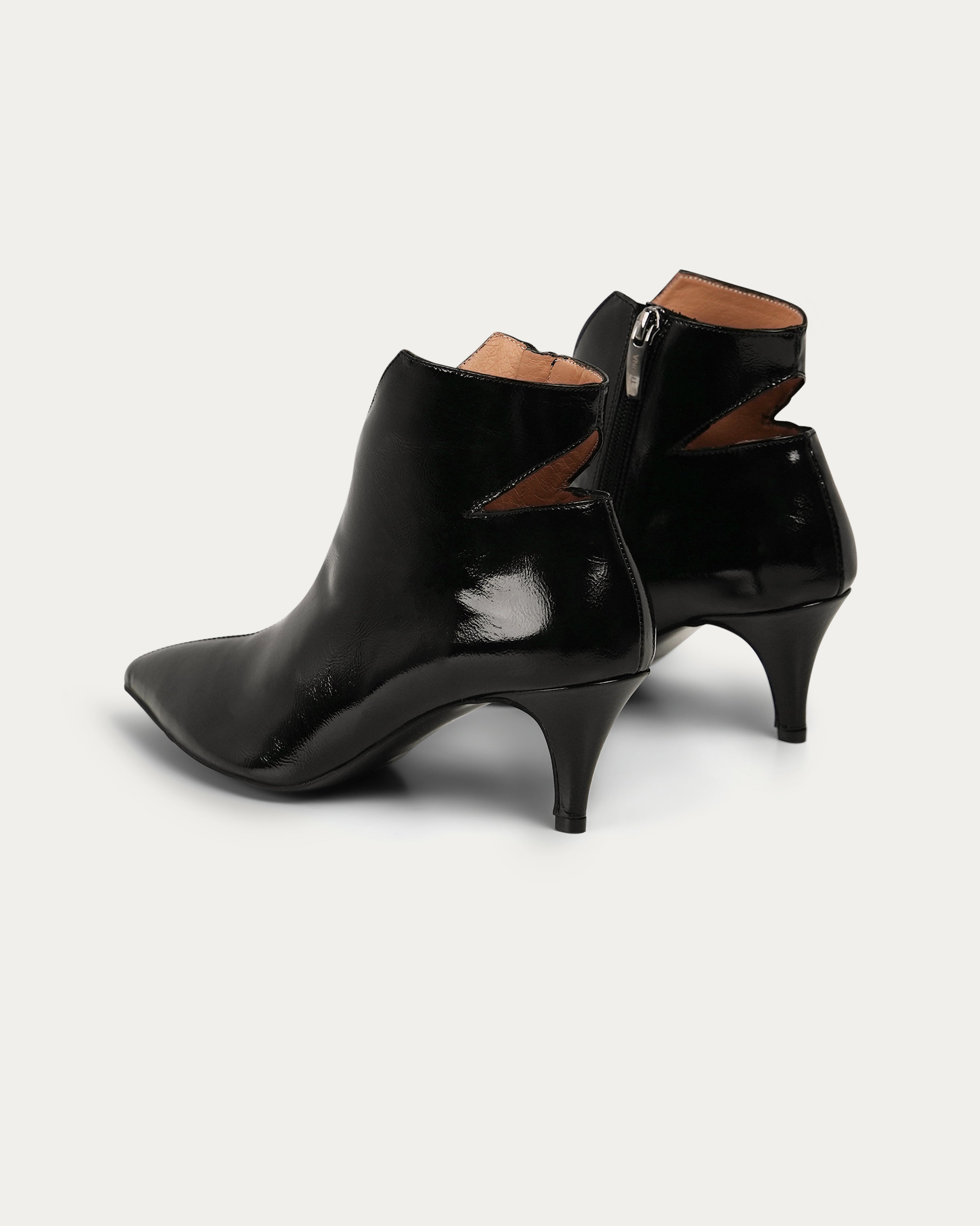 Aina black boot - THUNA