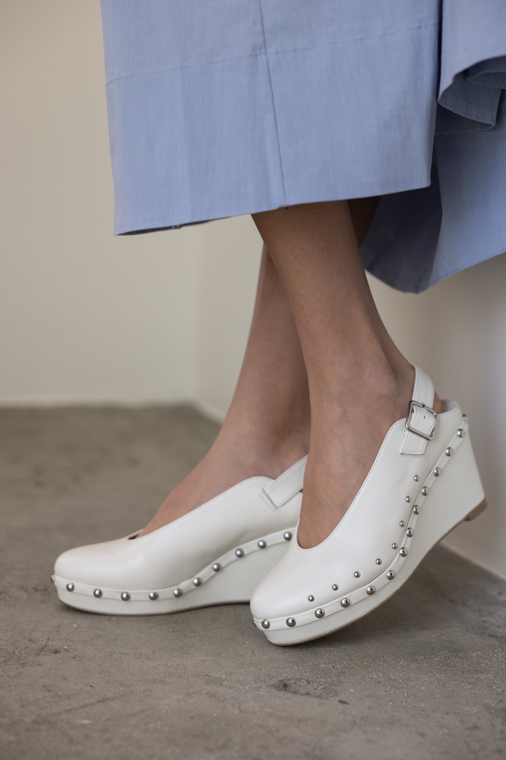 Altair white platform