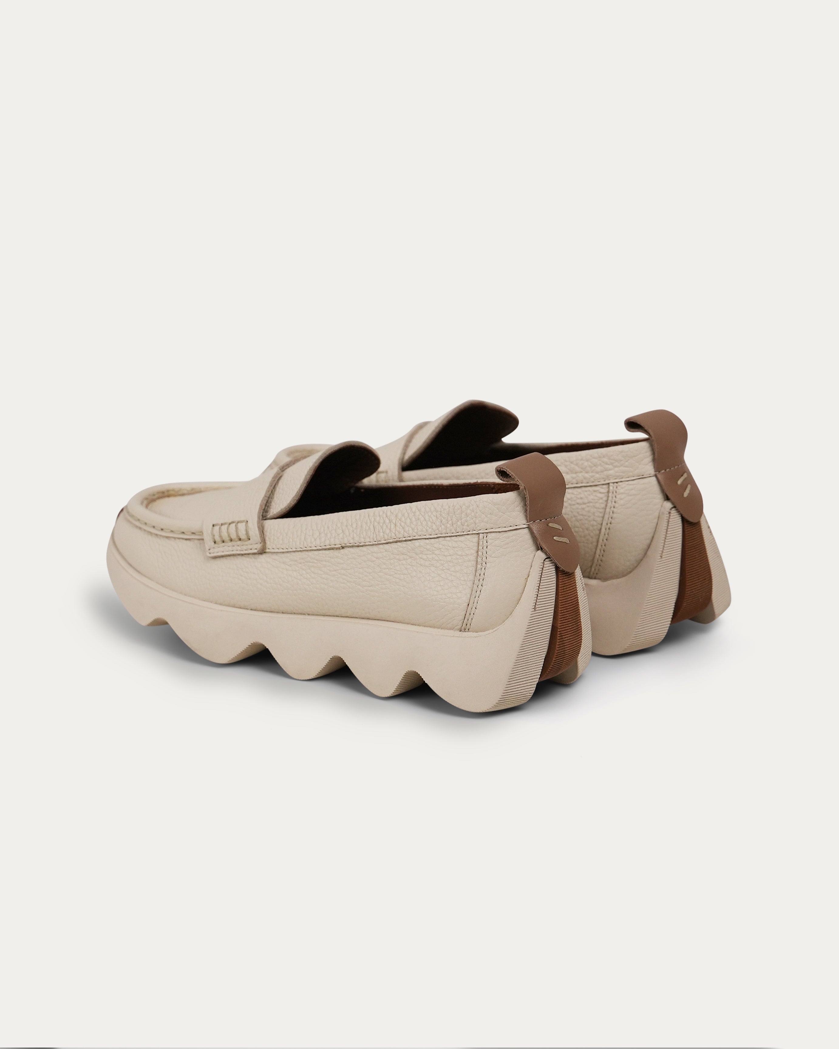 Dahlia cream loafer