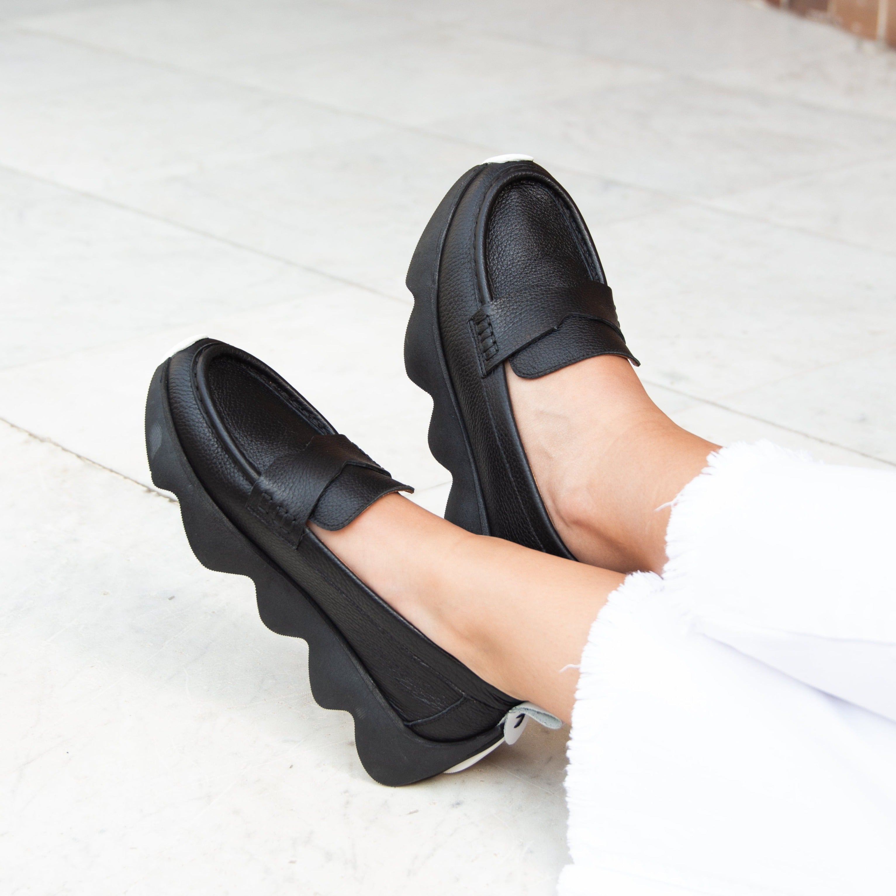 Dahlia black loafer