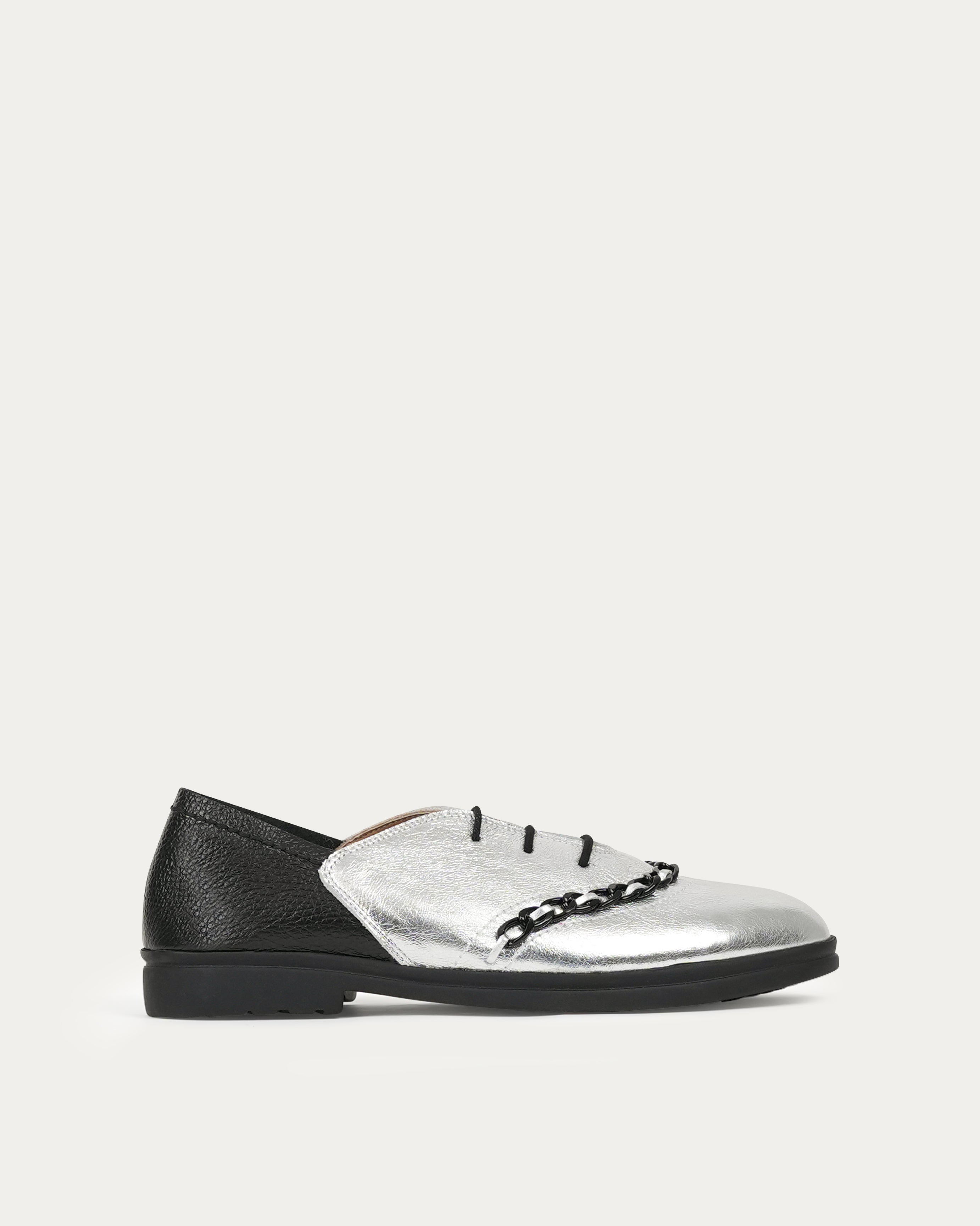Dora silver oxford