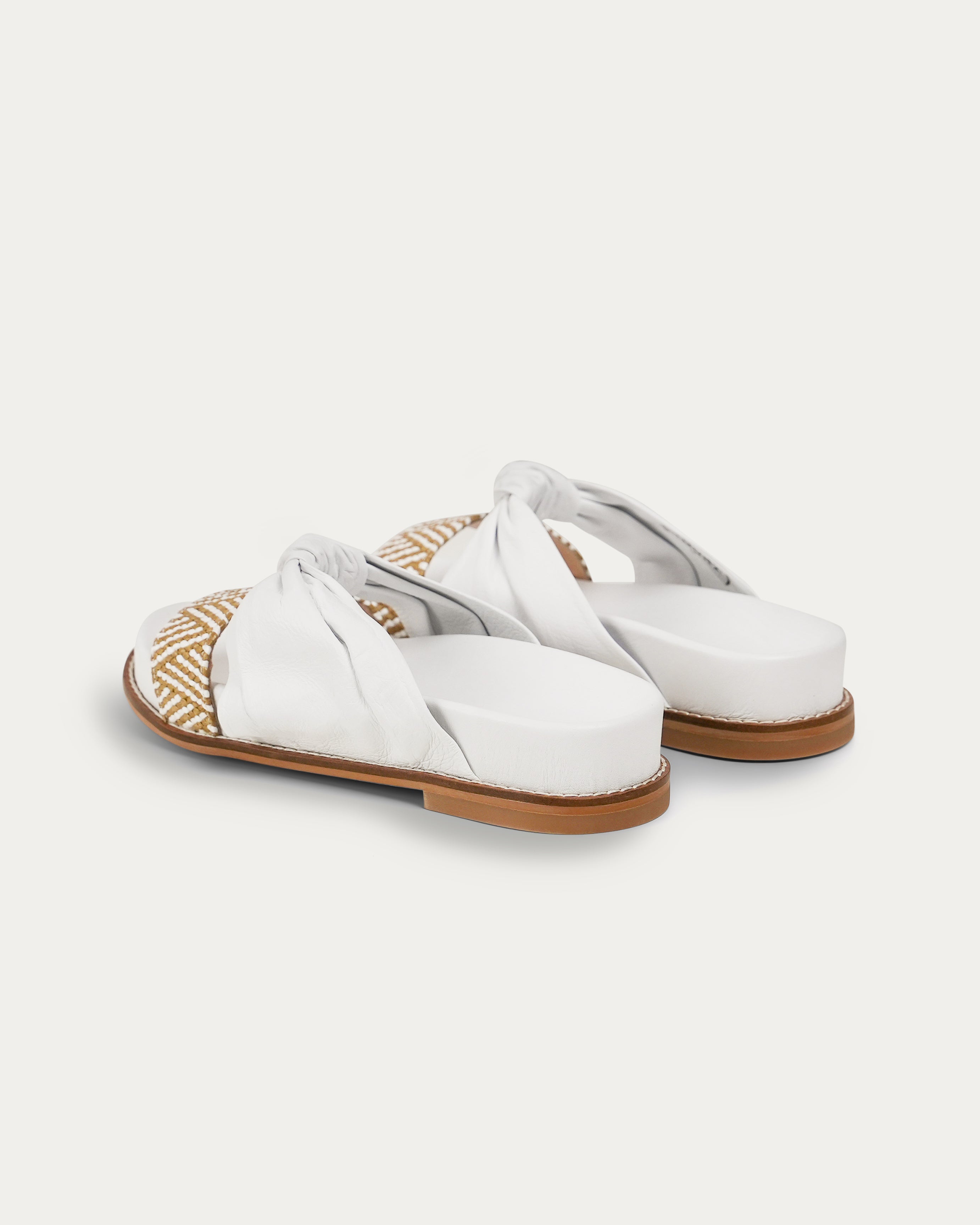 Jawan white knot slipper