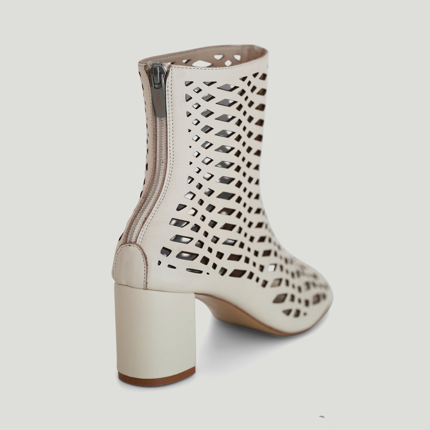 Kayan cream heel