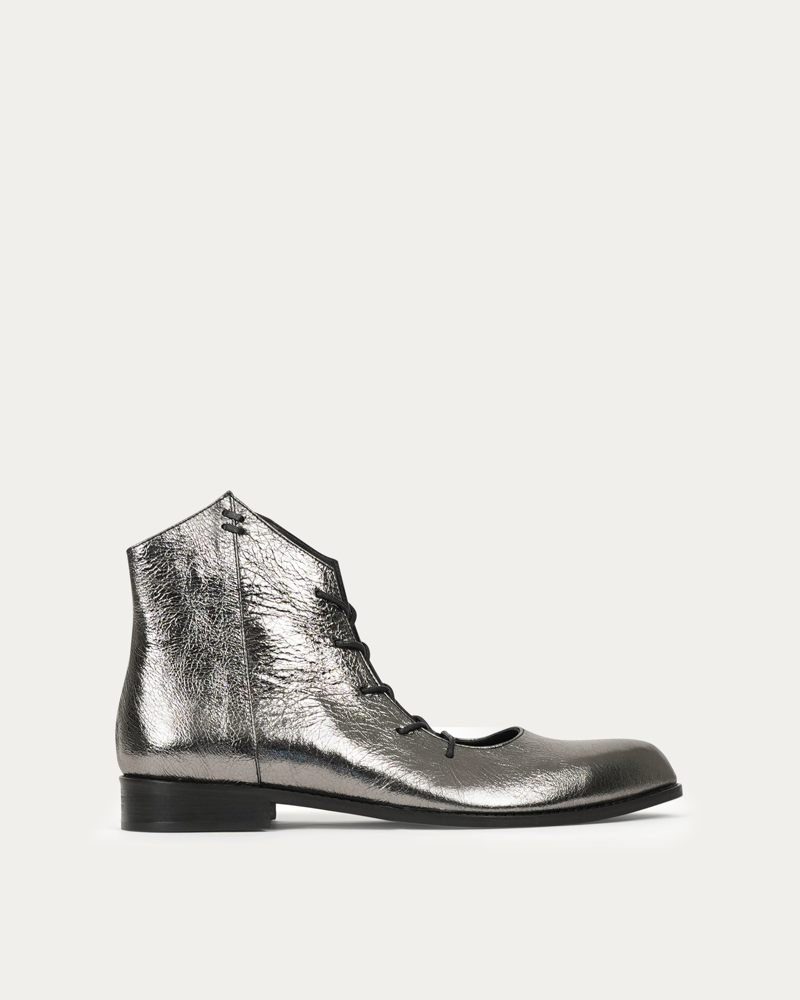 Nola silver boot