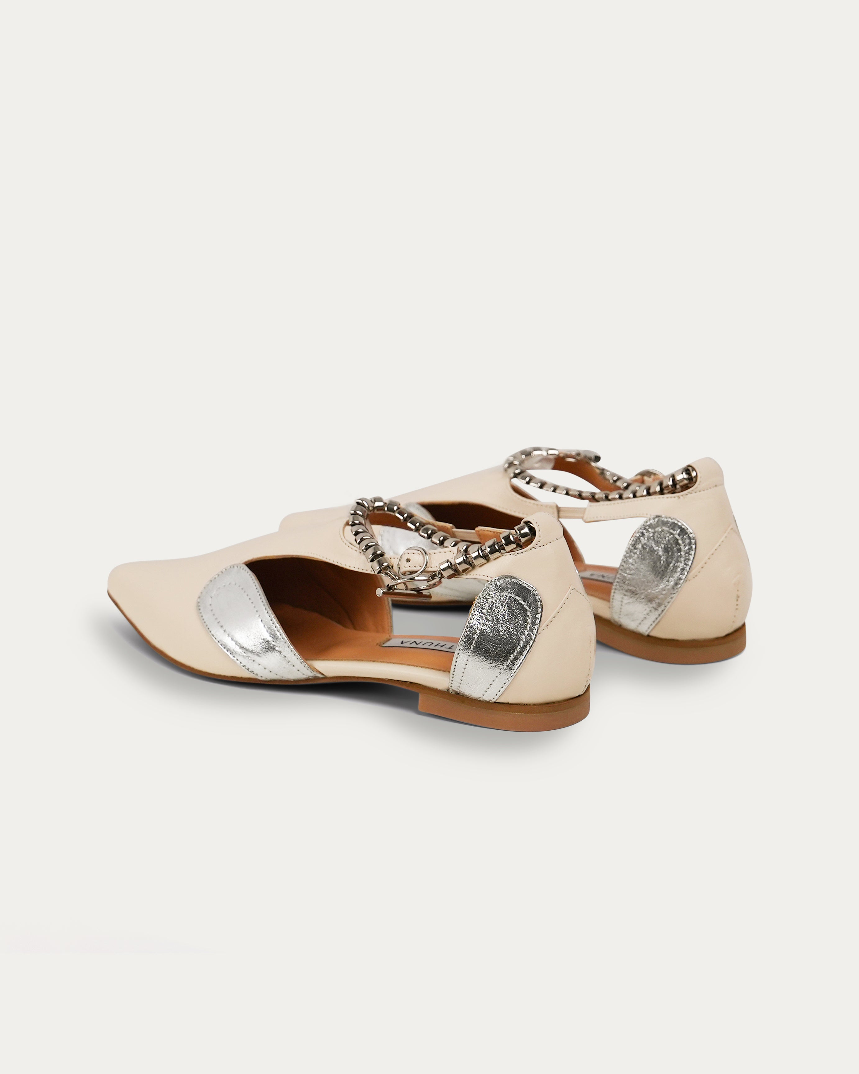 Nuwair cream sandal - THUNA